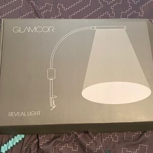 Glamcor Reveal Light